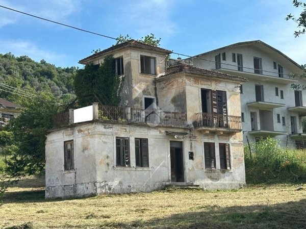 appartamento in vendita a Broccostella in zona Schito