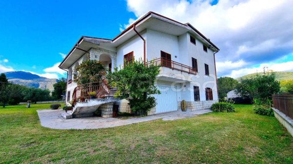 casa indipendente in vendita a Broccostella in zona Schito