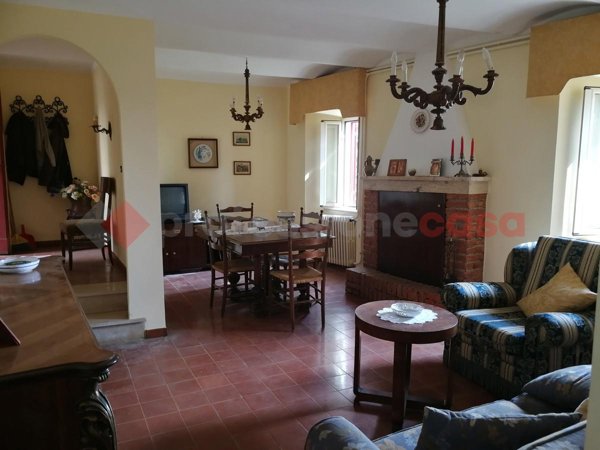 casa indipendente in vendita a Campoli Appennino