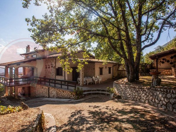 negozio in vendita a Campoli Appennino