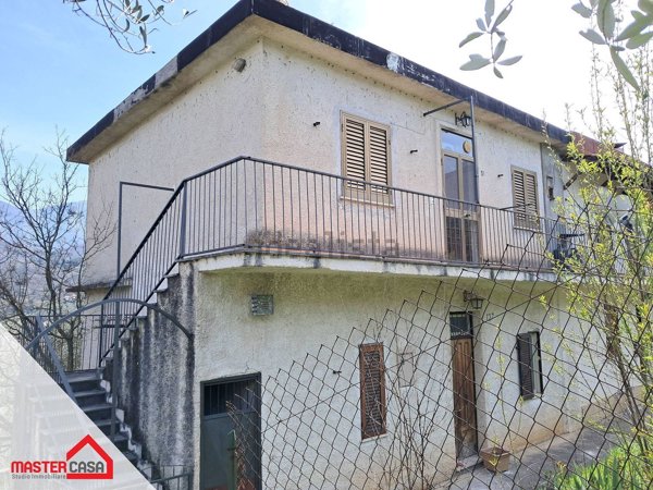 appartamento in vendita a Campoli Appennino
