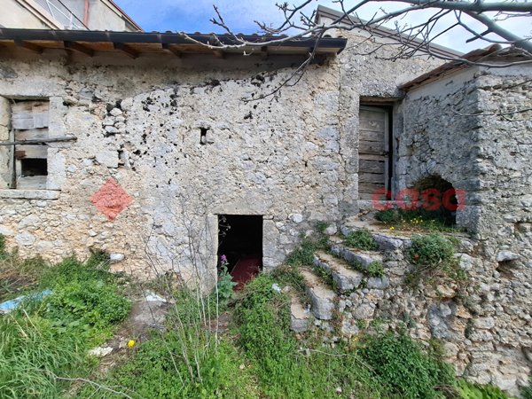 trivano in vendita a Campoli Appennino