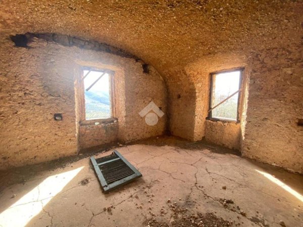 casa indipendente in vendita a Campoli Appennino