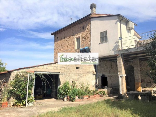 casa semindipendente in vendita a Campoli Appennino