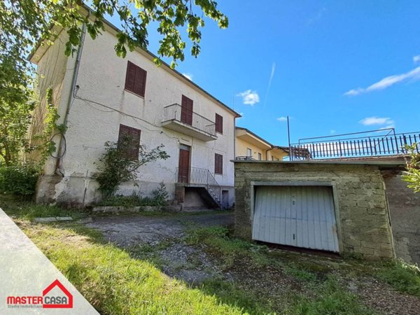 casa indipendente in vendita a Campoli Appennino