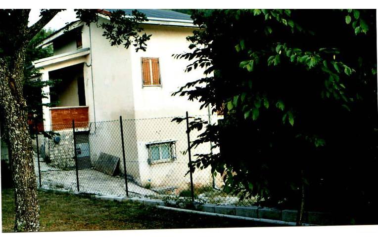 casa indipendente in vendita a Campoli Appennino