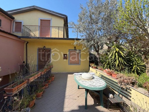 appartamento in vendita a Campoli Appennino
