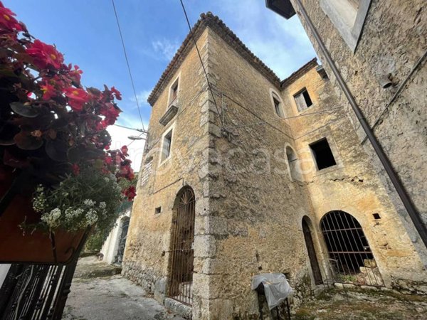 casa indipendente in vendita a Casalvieri in zona Serravoglia