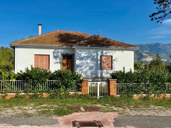 casa indipendente in vendita a Casalvieri in zona Fallena