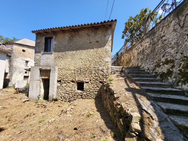 quadrivano in vendita a Casalvieri in zona Roselli