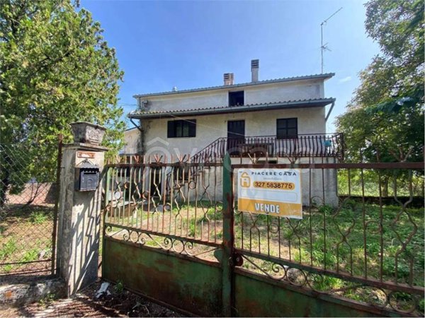 casa indipendente in vendita a Casalvieri in zona Fallena