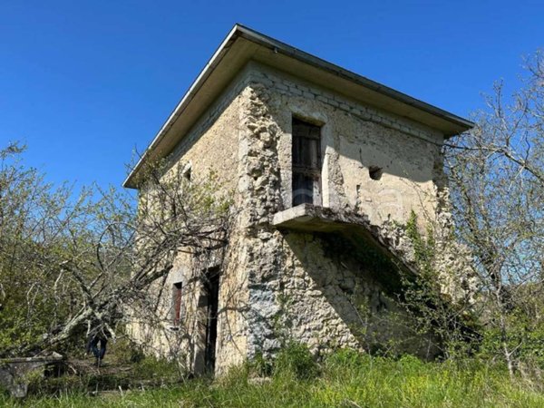 casa indipendente in vendita a Casalvieri in zona San Pietro