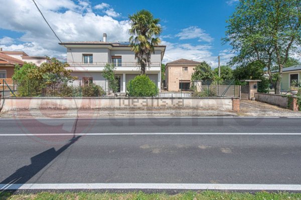 casa indipendente in vendita a Casalvieri in zona San Leonardo