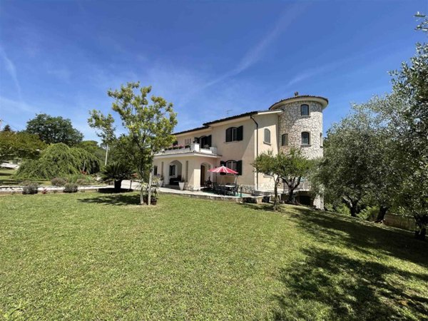 villa in vendita a Casalvieri in zona Roselli