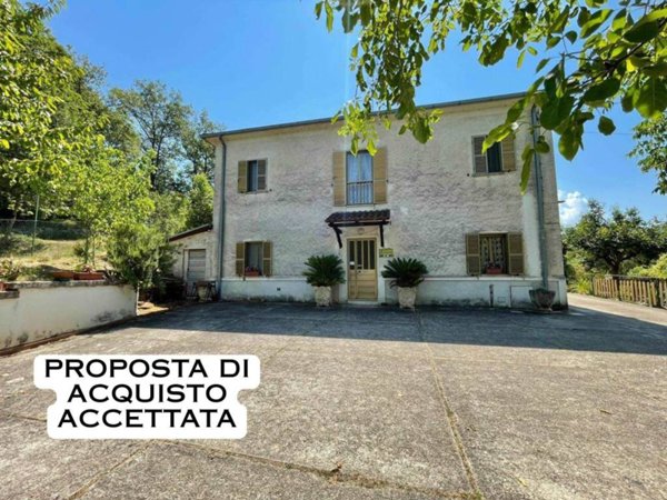 casa indipendente in vendita a Casalvieri in zona Pozzuoli