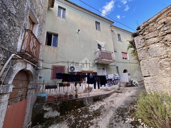 casa semindipendente in vendita a Casalvieri in zona Chierica