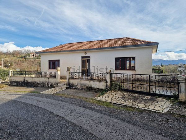 casa indipendente in vendita a Casalvieri in zona Purgatorio
