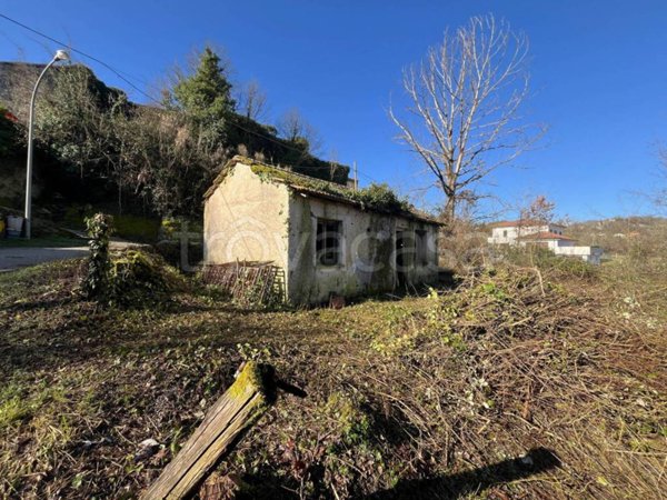 casa indipendente in vendita a Casalvieri in zona Grotte dell'Acqua