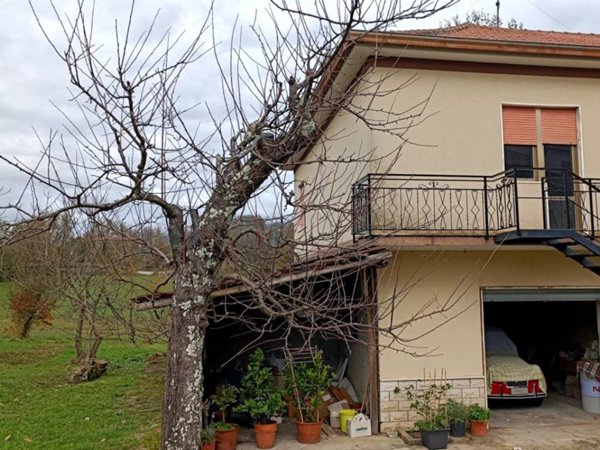 casa indipendente in vendita a Casalvieri in zona Sorelle