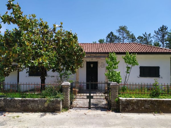 casa indipendente in vendita a Casalvieri