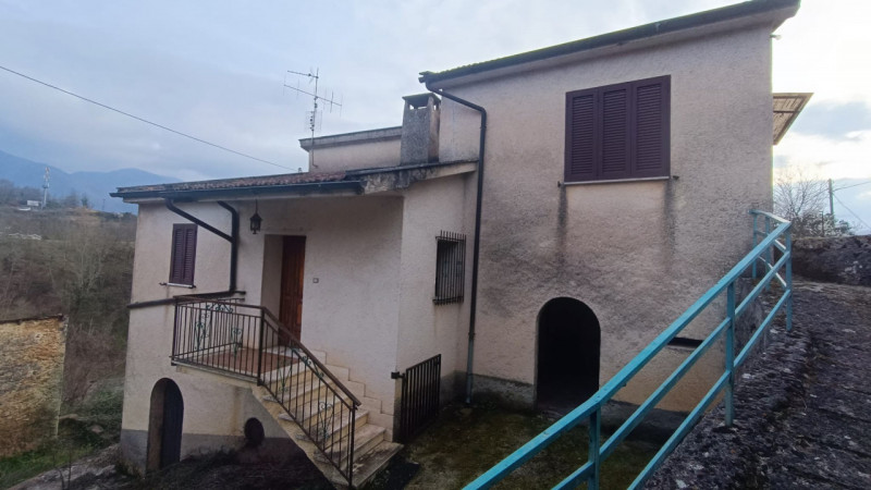 casa indipendente in vendita a Casalvieri