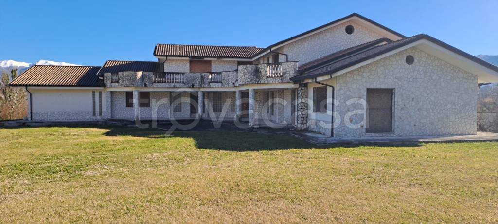 casa indipendente in vendita a Casalvieri in zona San Pietro