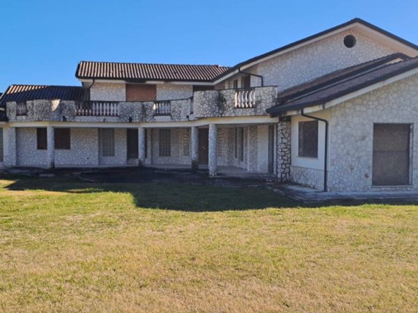 casa indipendente in vendita a Casalvieri in zona San Pietro