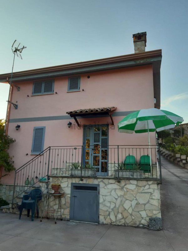 casa indipendente in vendita a Casalvieri