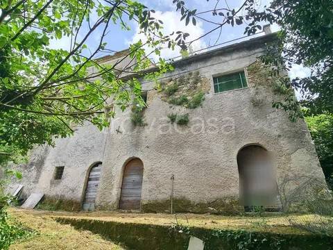 casa indipendente in vendita a Casalvieri in zona Tirlo