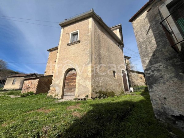 casa indipendente in vendita a Casalvieri in zona Fallena