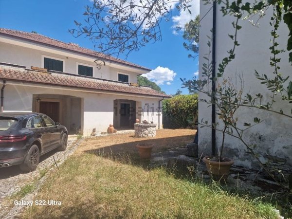 casa indipendente in vendita a Casalvieri in zona Catallo