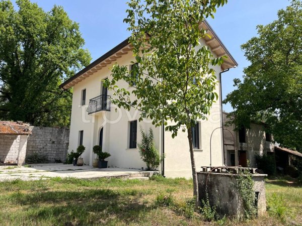 casa indipendente in vendita a Casalvieri in zona San Leonardo