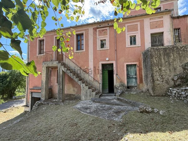 casa semindipendente in vendita a Casalvieri in zona Marchetta
