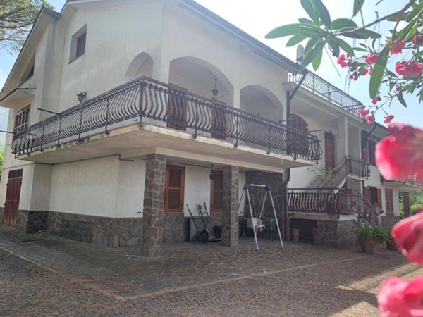 casa indipendente in vendita a Cassino in zona Sant'Antonino