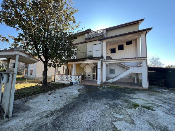 casa indipendente in vendita a Cassino