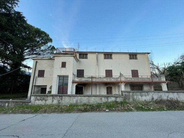 casa indipendente in vendita a Cassino in zona San Pasquale
