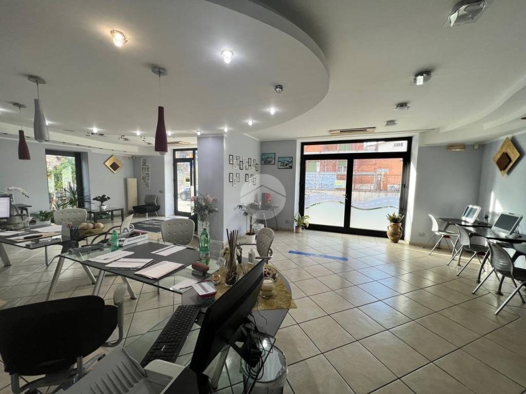 negozio in vendita a Cassino