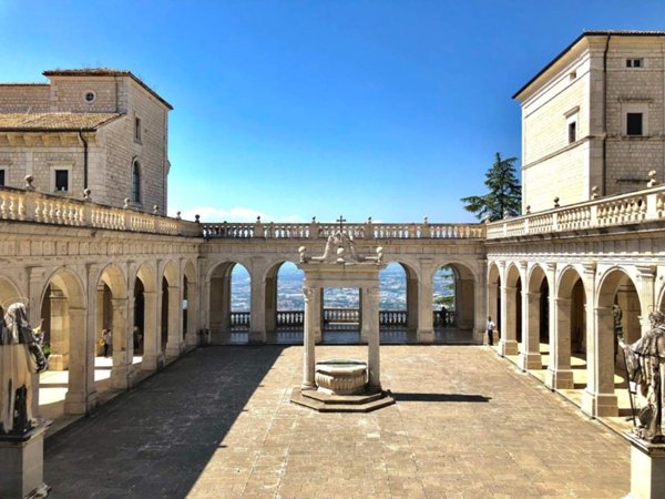 negozio in vendita a Cassino