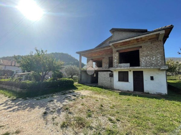 appartamento in vendita a Cassino in zona Caira