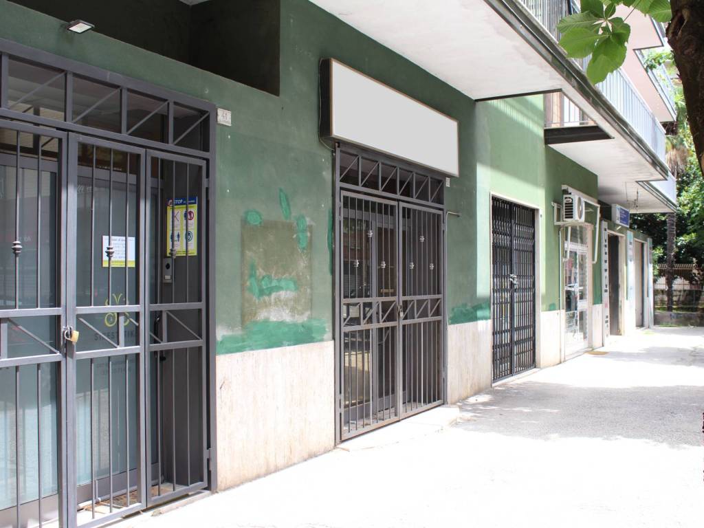 negozio in vendita a Cassino
