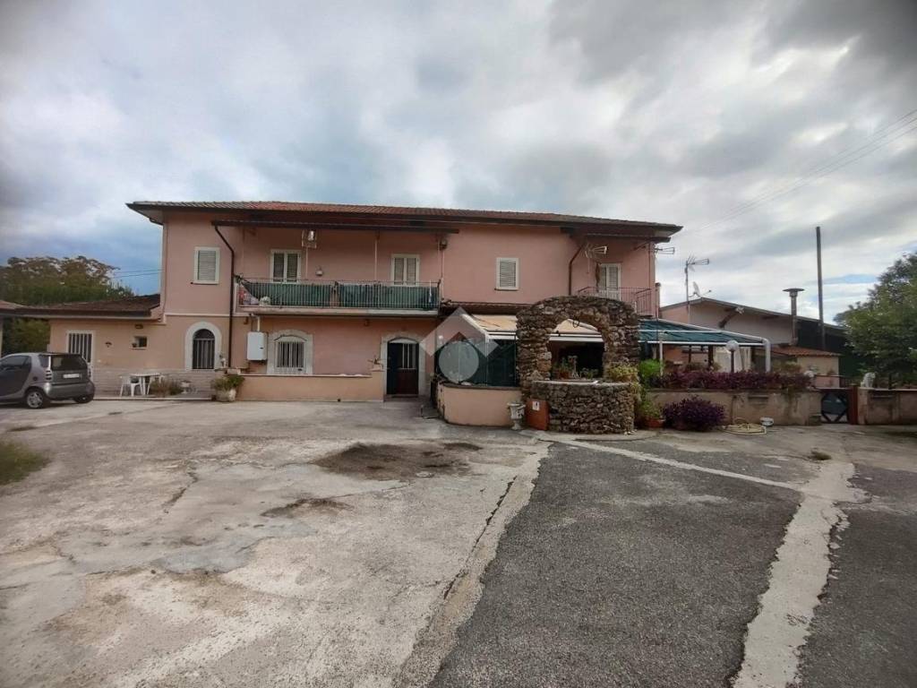 casa indipendente in vendita a Cassino