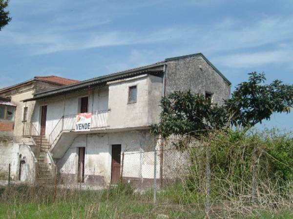 casa semindipendente in vendita a Cassino