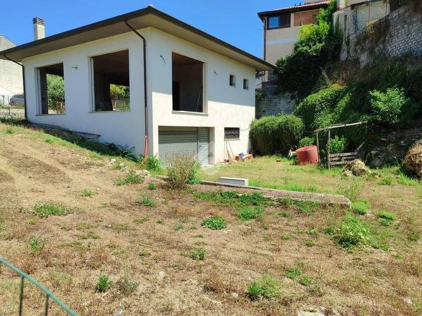 casa indipendente in vendita a Cassino in zona Sant'Angelo in Theodice