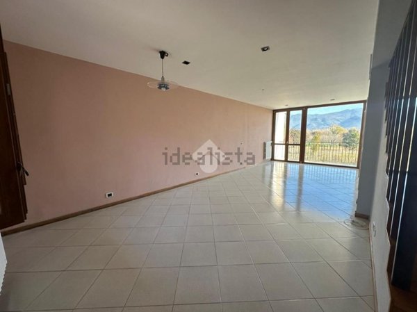 casa indipendente in vendita a Cassino in zona Caira