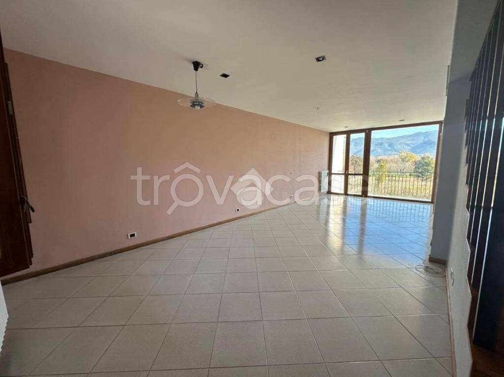 casa indipendente in vendita a Cassino in zona Caira