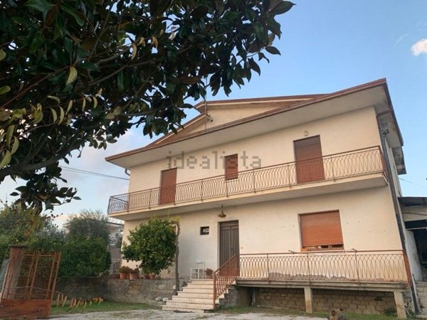 casa indipendente in vendita a Cassino