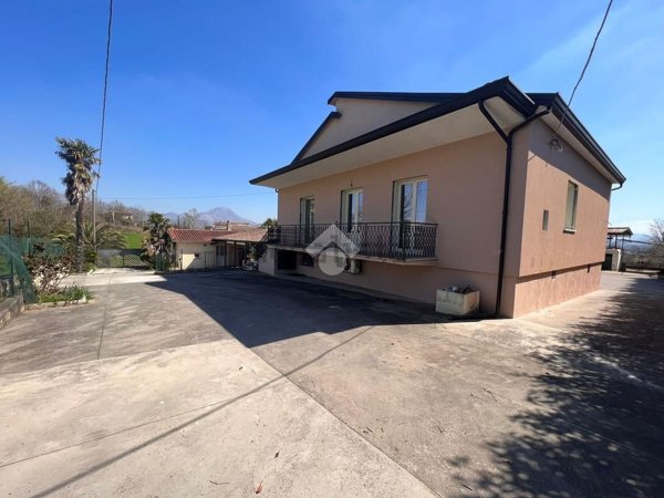 casa indipendente in vendita a Cassino