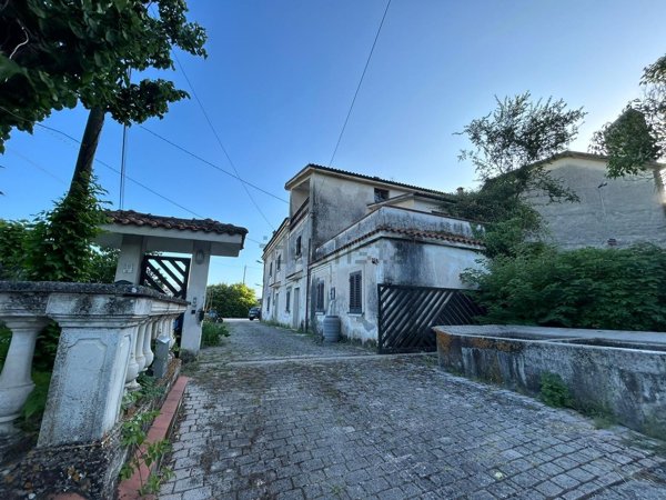 casa indipendente in vendita a Cassino
