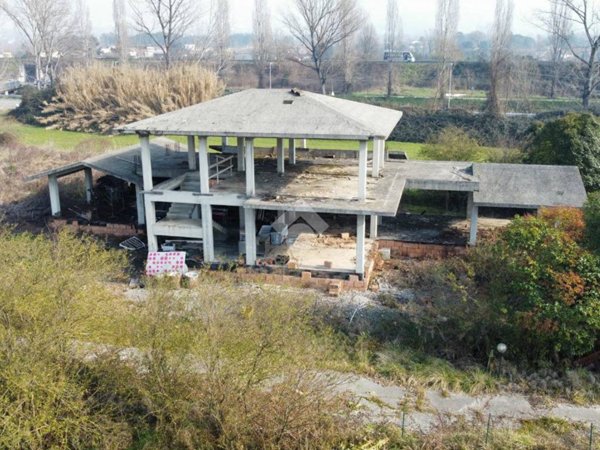 casa indipendente in vendita a Cassino in zona San Pasquale