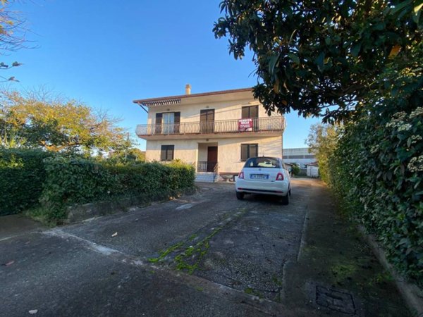 casa indipendente in vendita a Cassino